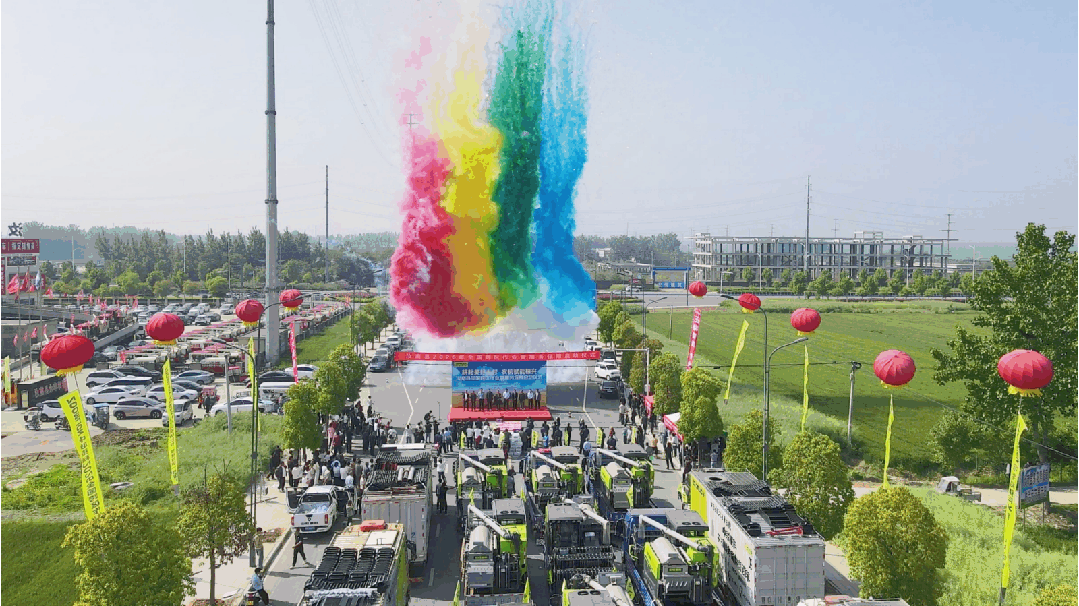 智領(lǐng)跨區(qū)新程！中聯(lián)重科護(hù)航汝南機(jī)手啟豐收